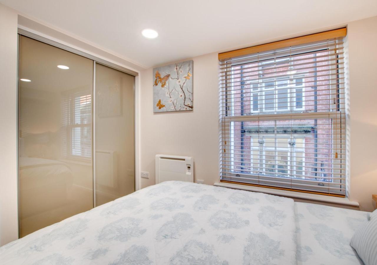 The Admirals Room 2 Whitby Bagian luar foto